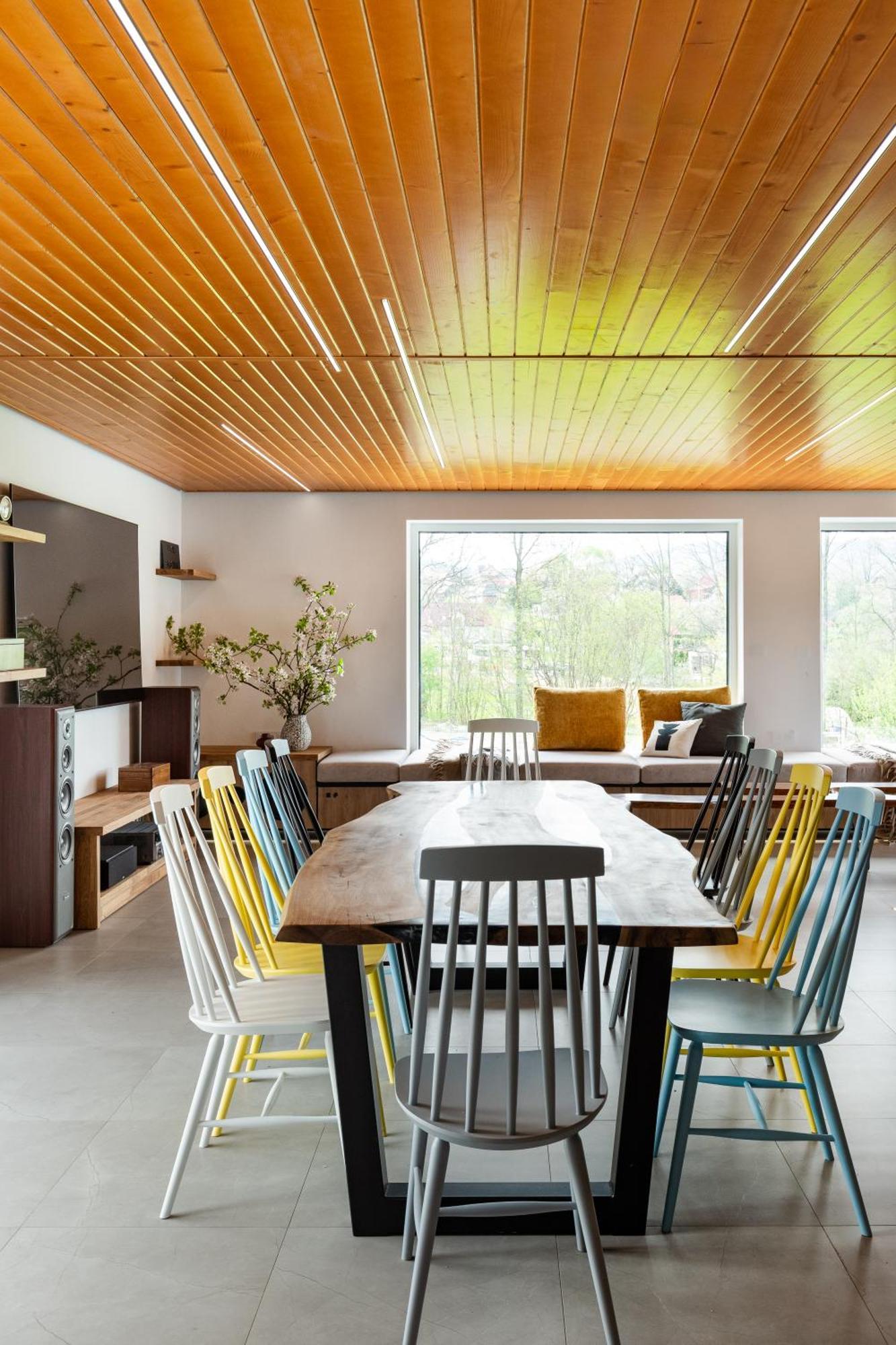 House For 20 People With A Private And Bar Koma House *