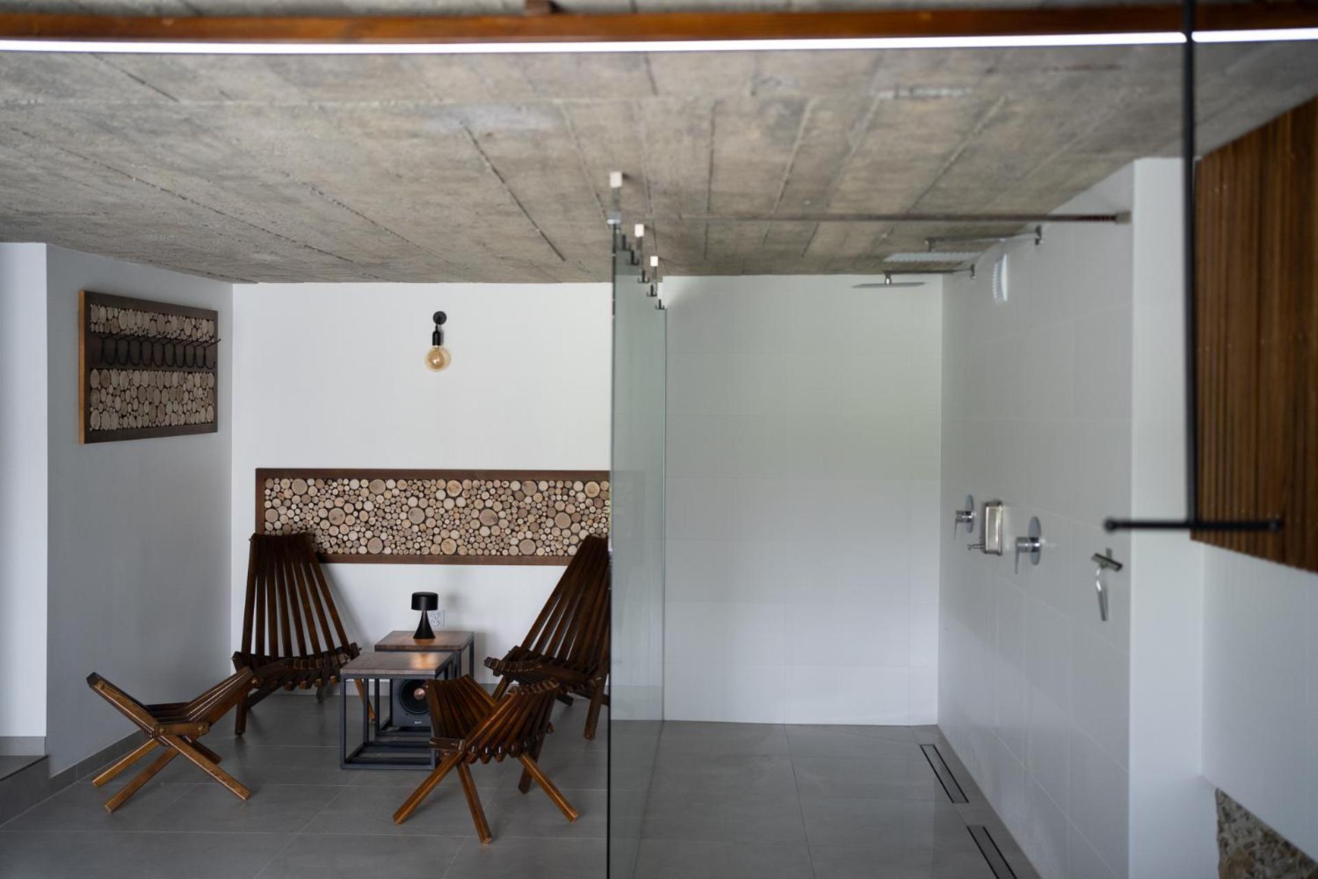 House For 20 People With A Private And Bar Koma House Villa