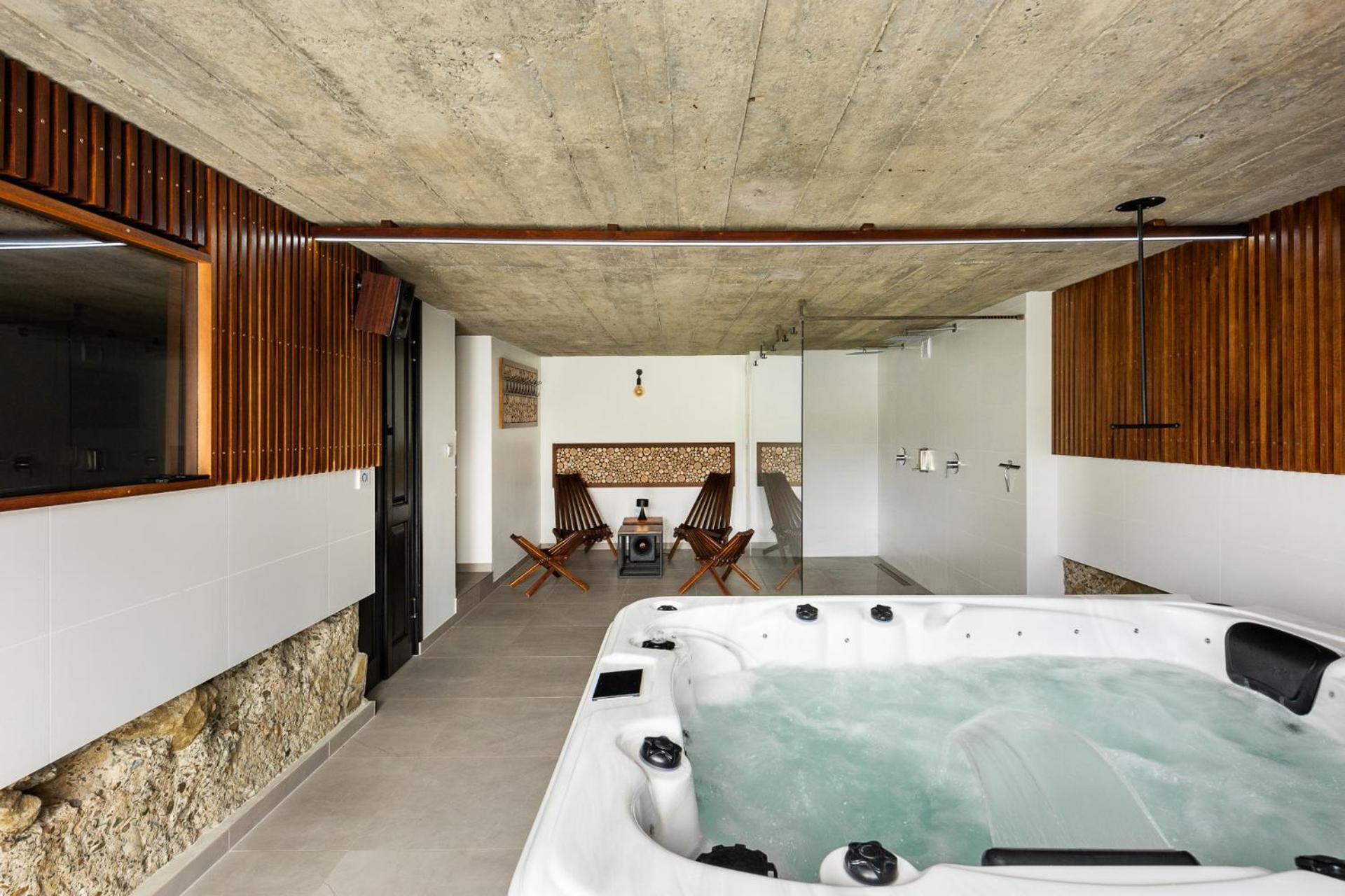 House For 20 People With A Private And Bar Koma House