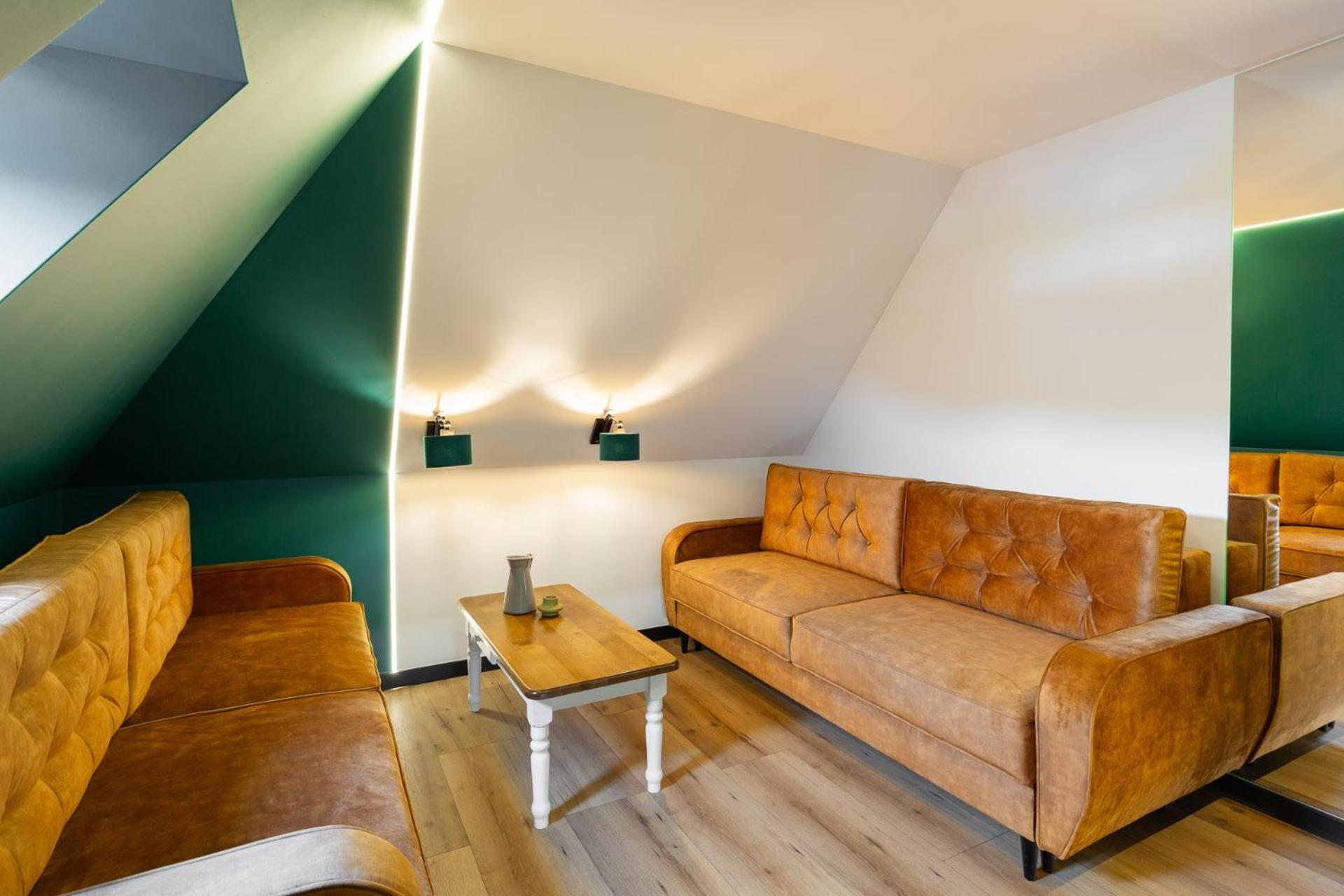 House For 20 People With A Private And Bar Koma House Sidzina