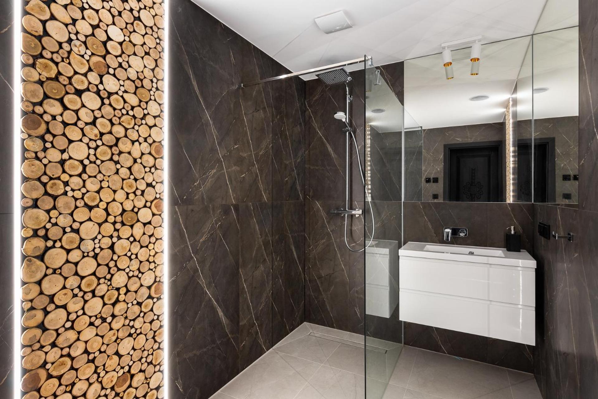 House For 20 People With A Private And Bar Koma House *
