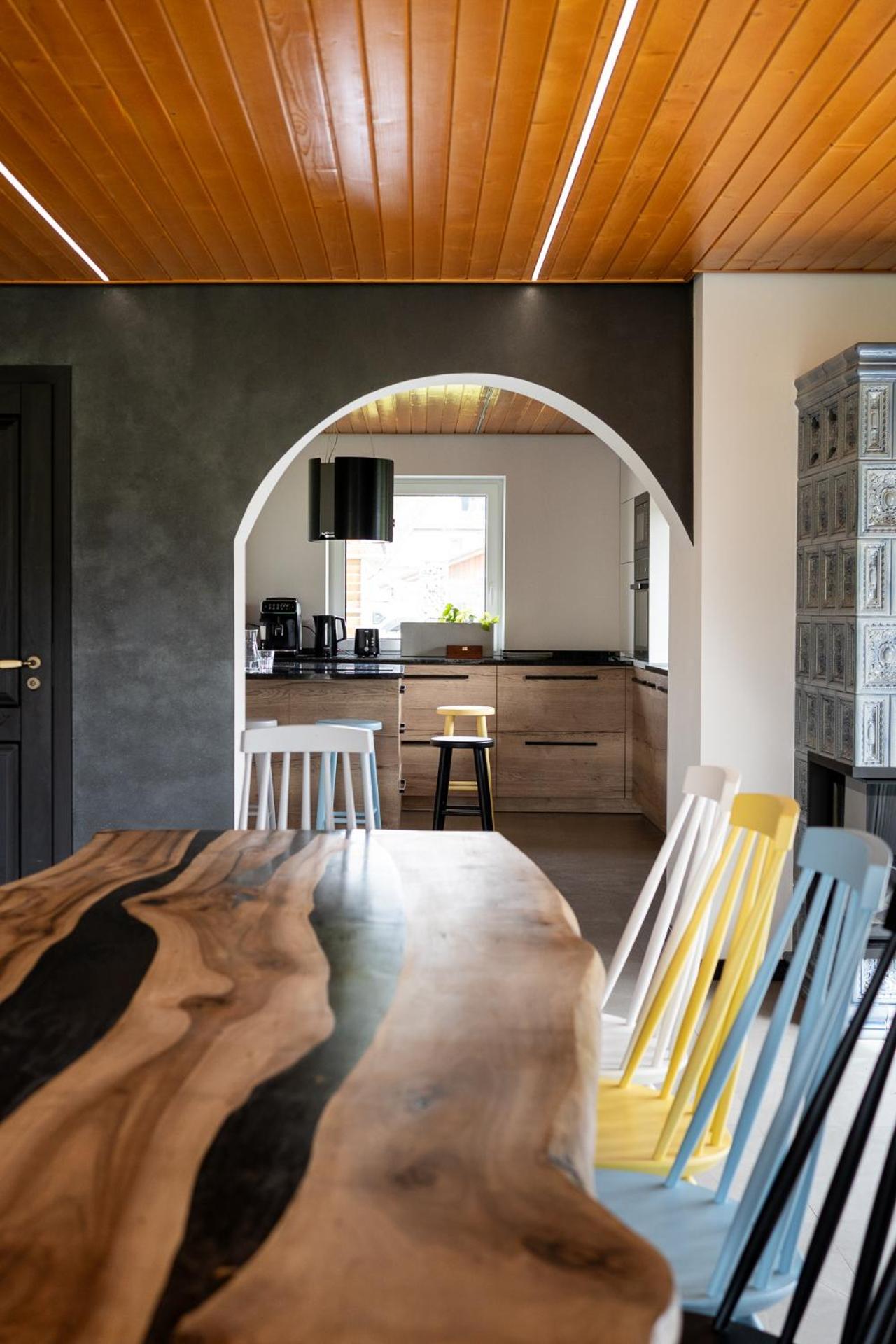 House For 20 People With A Private And Bar Koma House * Sidzina