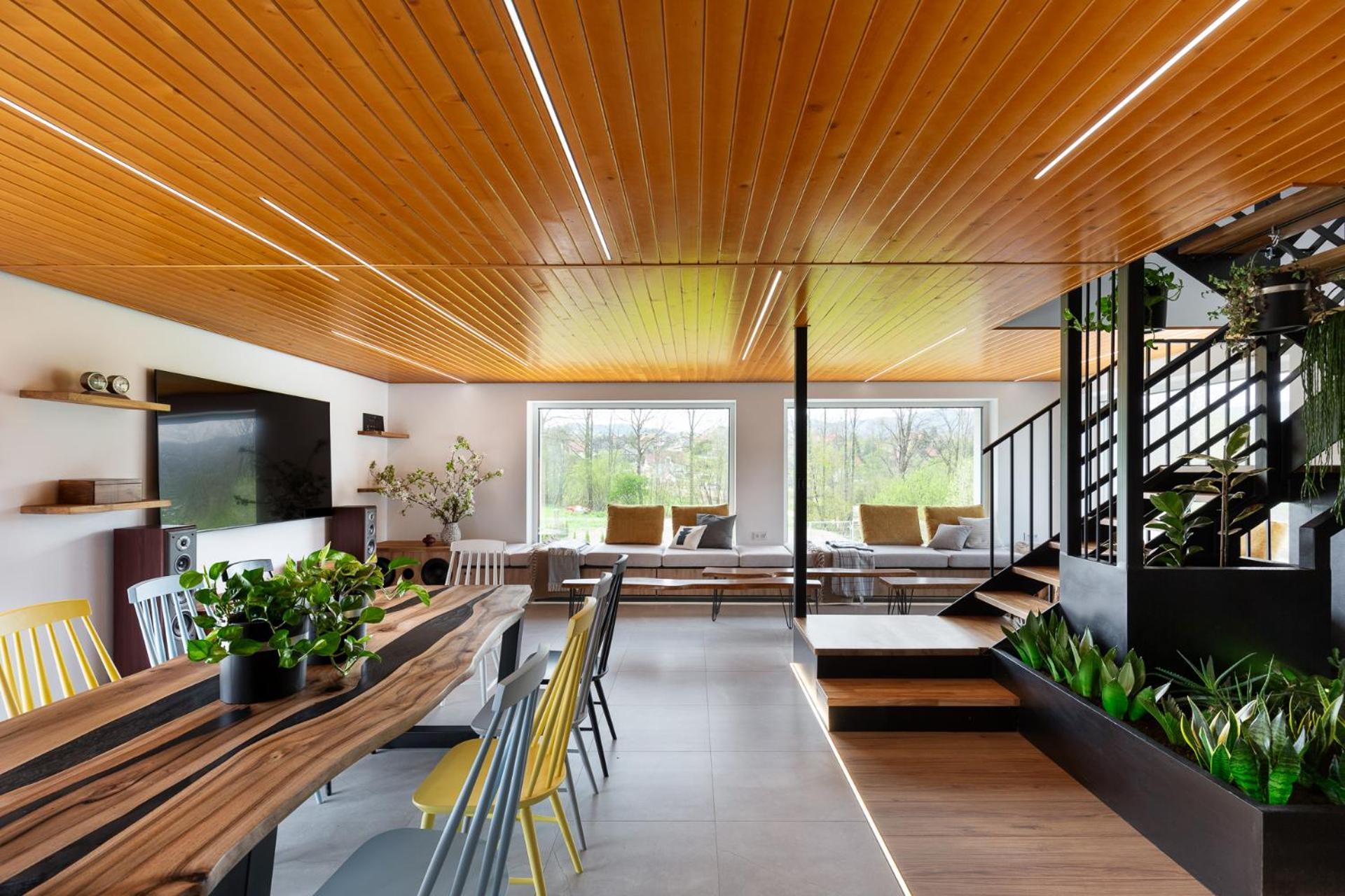 House For 20 People With A Private And Bar Koma House * Sidzina
