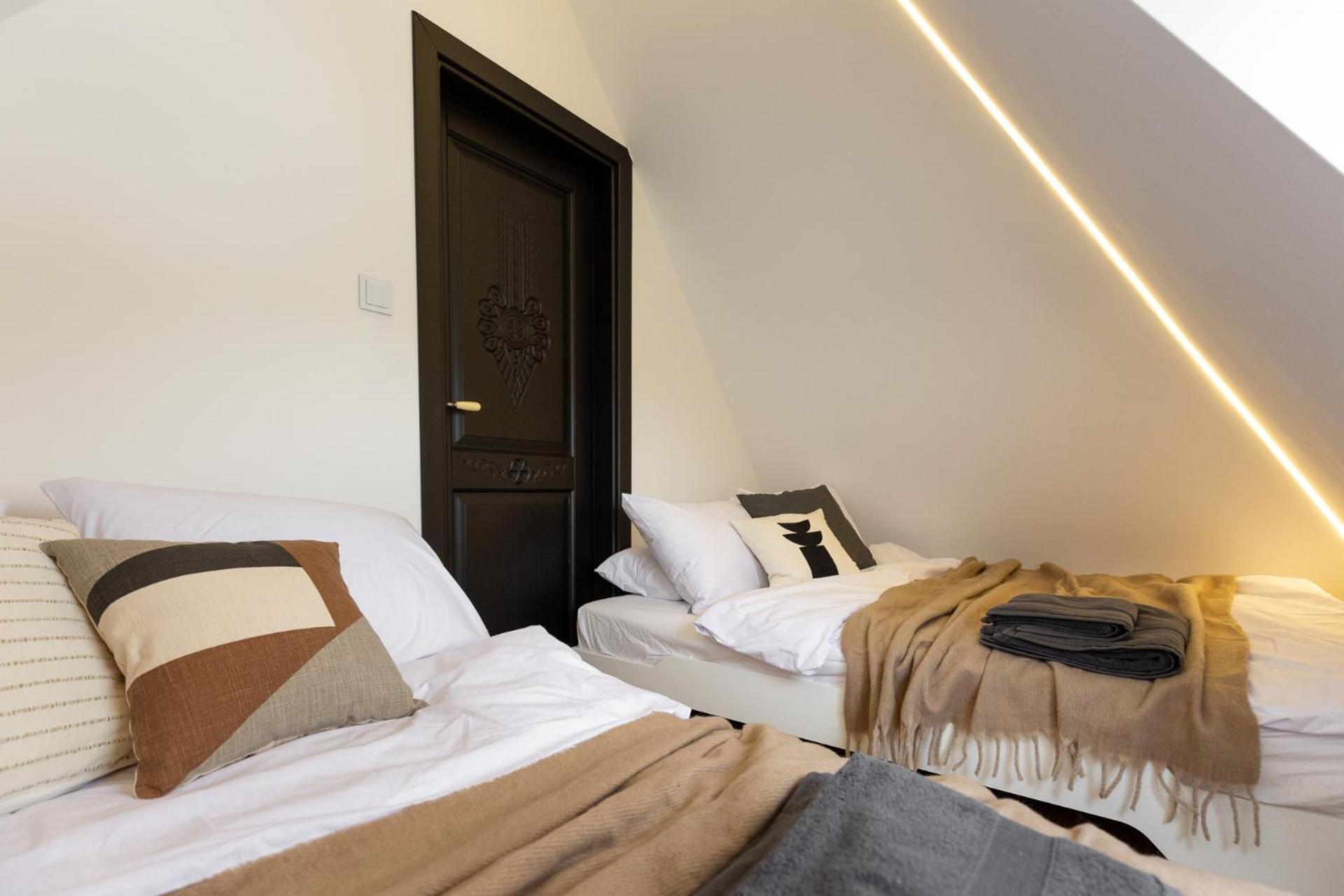 House For 20 People With A Private And Bar Koma House Villa