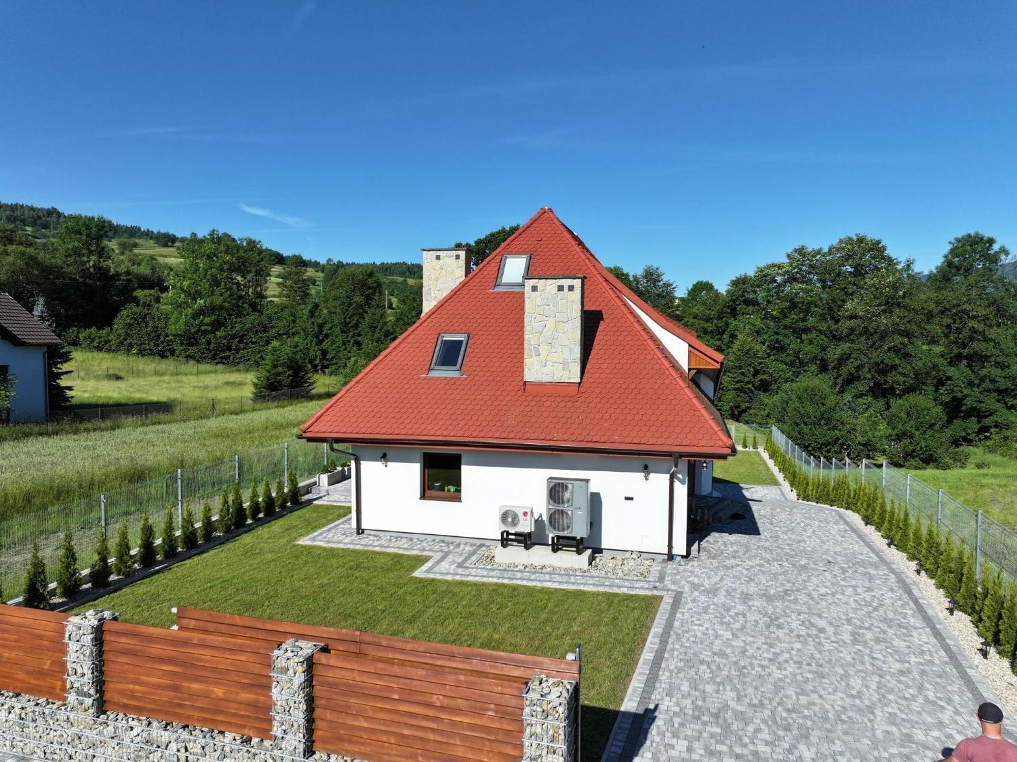 House For 20 People With A Private And Bar Koma House *